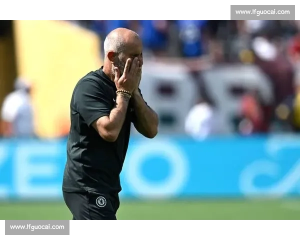 皇马青训新星琼 - 马丁内斯晋升一线队,目标第六中卫强化防线 皇马青训新星琼 - 马丁内斯晋升一线队,目标第六中卫强化防线