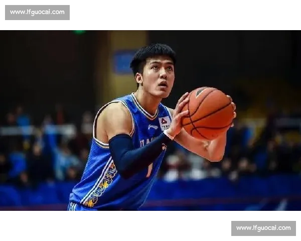 首钢 100 万签黄荣奇！辽宁锁定双外援，北控外教求职