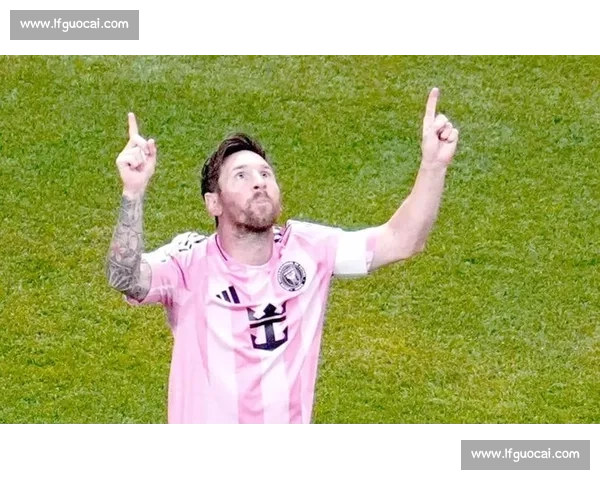 波尔图后卫莫拉：防守梅西是生涯殊荣，他用任意球诠释传奇